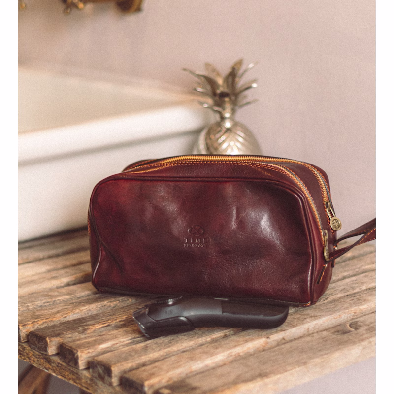 Brown leather dopp kit product details